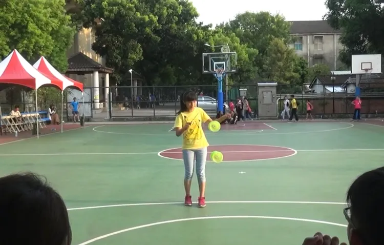 國小時參加比賽的賴佳怡。翻攝自Formosa Diabolo頻道