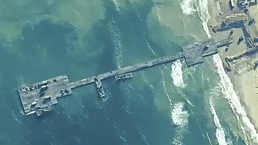 空拍照曝光!美軍花90天興建僅用14天 103億碼頭放水流