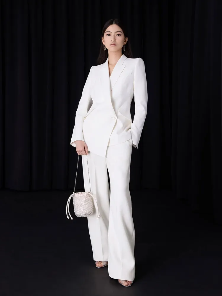 小CK婚禮系列相當有輕奢感。品牌提供