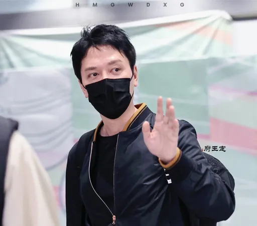 馮紹峰遭狗仔指「夜會兩女」　工作室回應這麼說