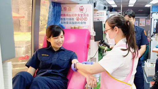 警察節前夕做公益 大園警挽袖捐熱血