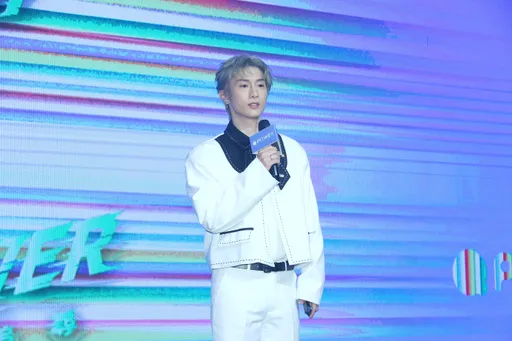 阿本曾因性向想輕生！媽媽淚崩　如今出櫃「原來這麼開心」