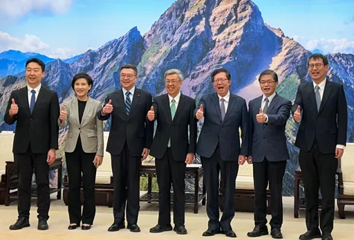 陳建仁勉勵卓榮泰勇於任事 笑稱自己完全執政的確「輕鬆一點」