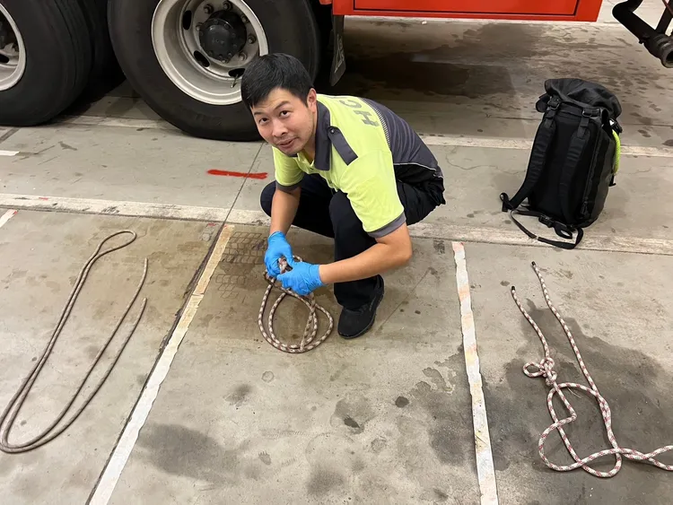 李詠真警專22期，年資19年，不幸在這場火警中殉職。消防局提供