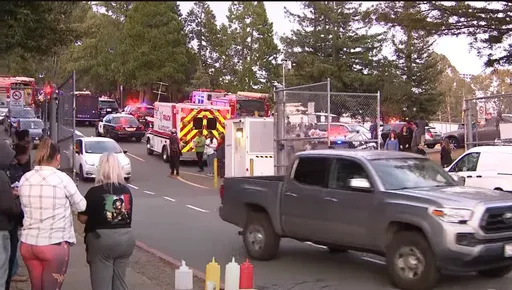 美國加州高中畢業典禮爆槍擊釀2傷 兇手及動機待確認