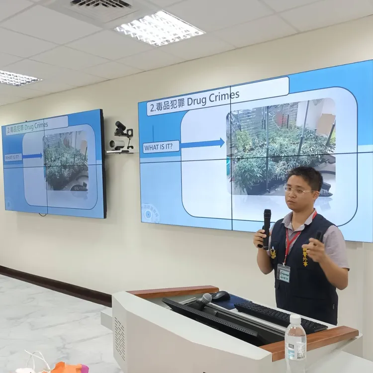 蘆竹警方向移工宣導以免淪為詐團人頭戶。蘆竹警分局提供