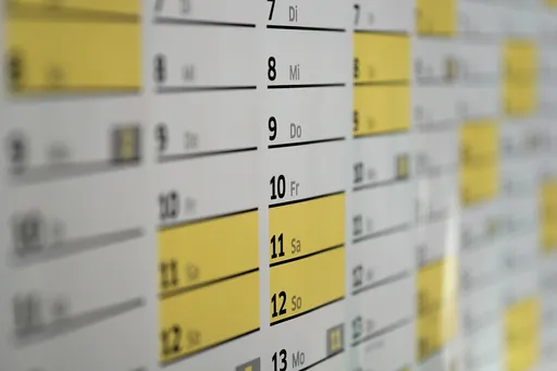 2025年行事曆搶先看!3天以上連假6個「只補班1次」 過年休9天
