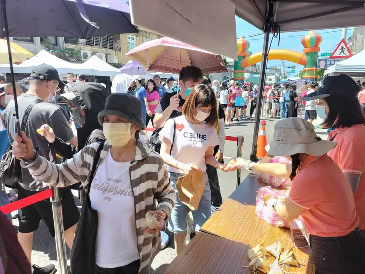 活動現場千顆肉粽免費送，還能抽多項好禮。區公所提供