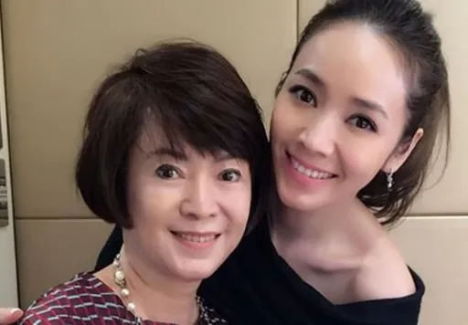 侯佩岑表態「台灣必將回歸祖國」爆爭議 力甩母2度當小三風波