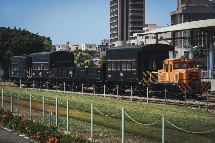 各式車輛後續將規劃成為復駛列車、商業進駐空間、靜態展示及表演場域等各種用途。文化局提供