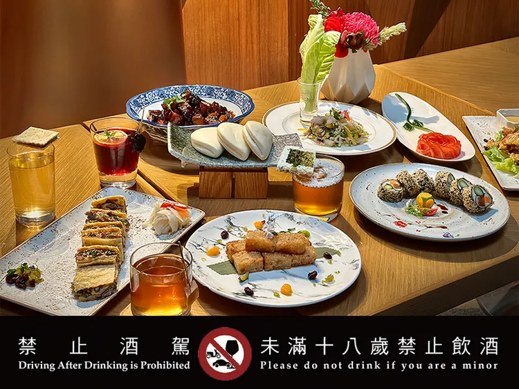 台南遠東香格里最高樓的「醉月樓」餐廳，更加碼推出由主廚許忠賢設計的《府城風華．微醺饗宴》，共七道單點菜色，來佐搭調酒師限定雞尾酒，每道320元至880元+10%。業者提供