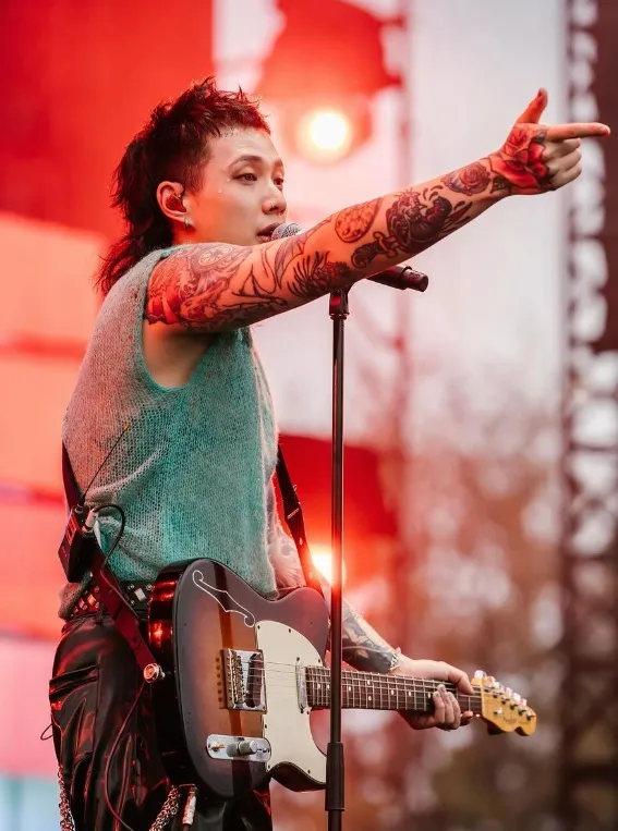 Marz23玩樂團出身。翻攝Marz23的IG