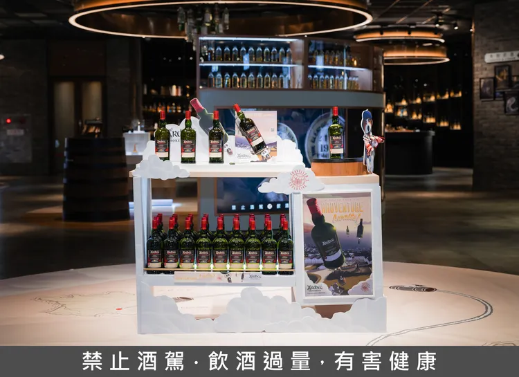 澎坊三號港大型購物中心昇恆昌Whiskey 101威士忌博物館快閃店。業者提供