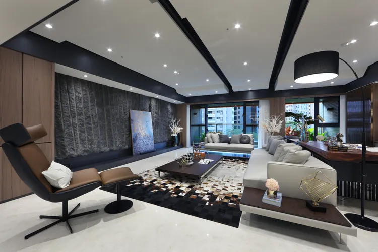 「美術皇居」120坪住宅每坪房價3-4字頭，等於買在區段相對低點。京城建設提供