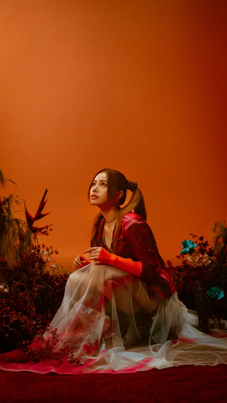 徐懷鈺即興「吃花」。滾石提供