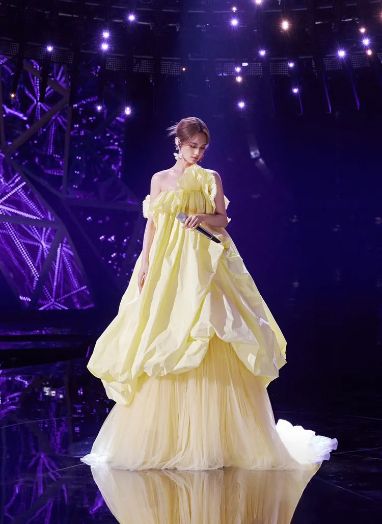 楊丞琳昨晚唱《帶我走》有點小緊張，後面越唱越穩。翻攝楊丞琳工作室微博