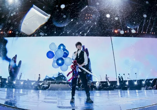 五月天香港演唱會遭暴雨打斷 改線上直播安可揪感心