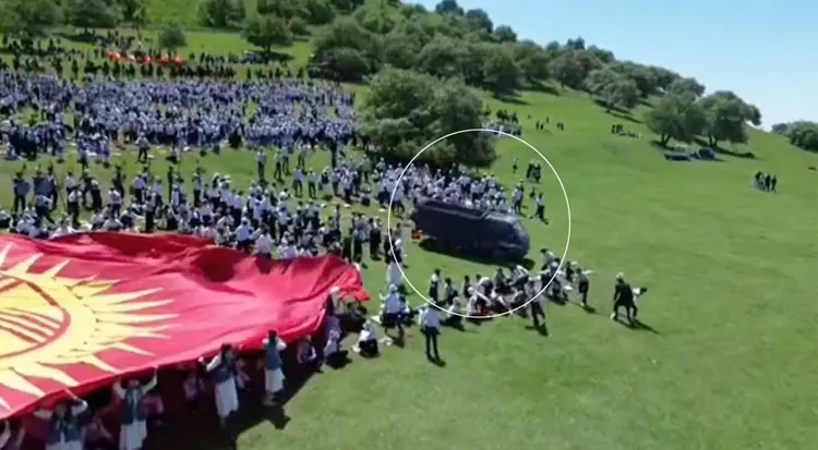 冰淇淋車以48公里時速往下衝。翻攝自太陽報