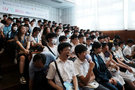 出遊、掛簾子都禁!中國大學挨批「小學式管理」