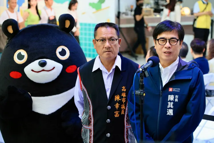 陳其邁說，此次審查將整個議事程序都拿掉，令人非常遺憾。市府提供