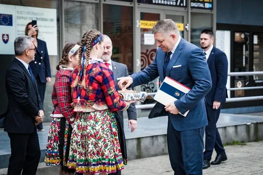 斯洛伐克總理當街遭槍擊 傳歹徒開四槍他應聲倒地