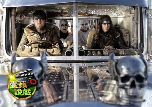 《芙莉歐莎》精彩片段搶先看　安雅泰勒喬伊飛車追逐克里斯漢斯沃