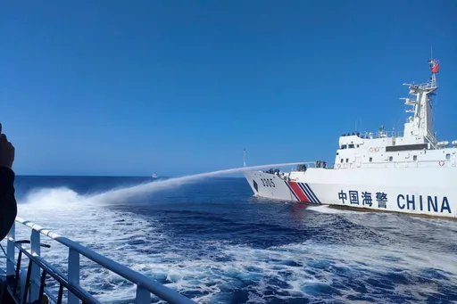 中國疑在南海造人工島 菲律賓派船監控仙賓礁