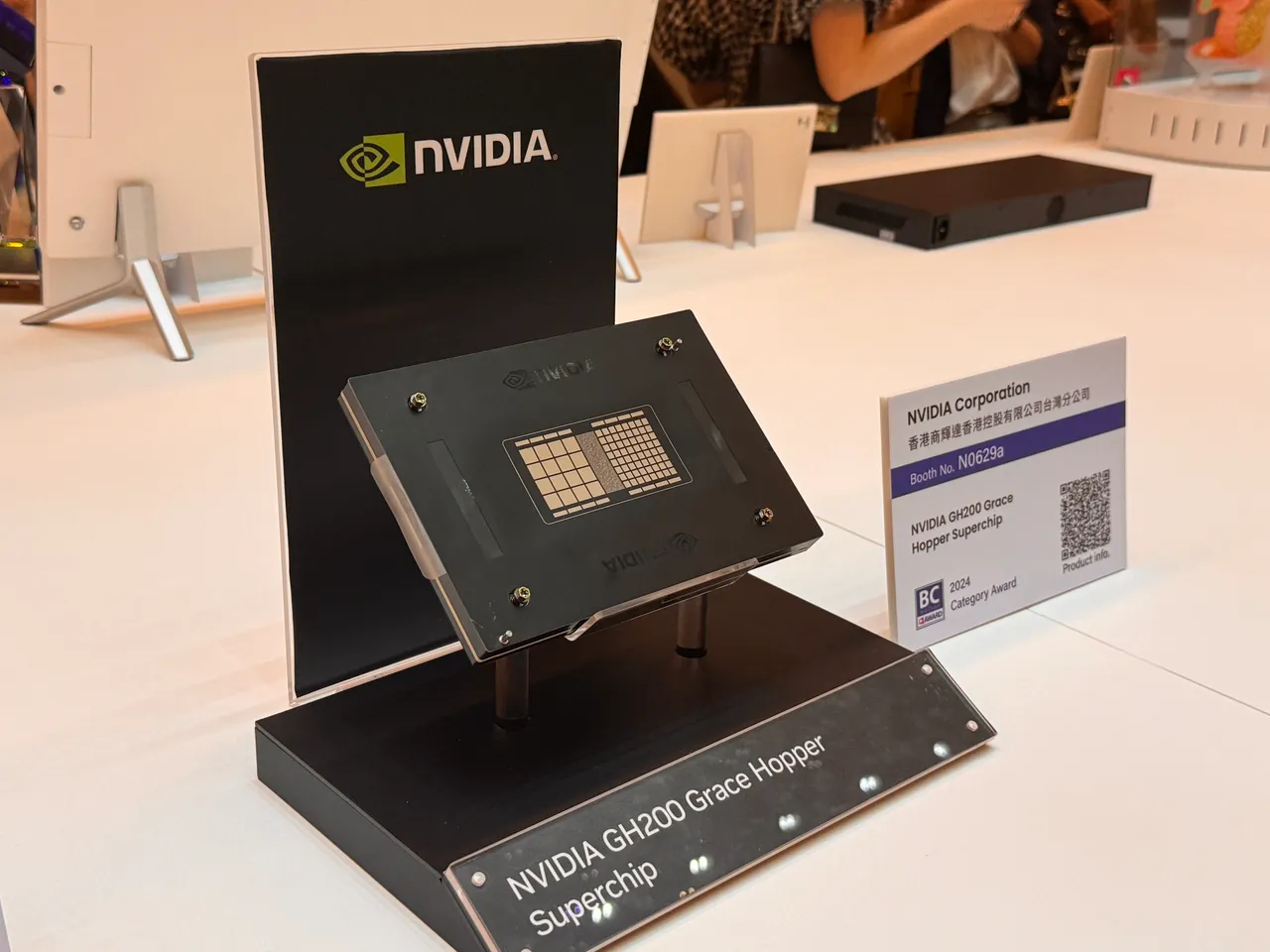NVIDIA GH200。吕承哲摄