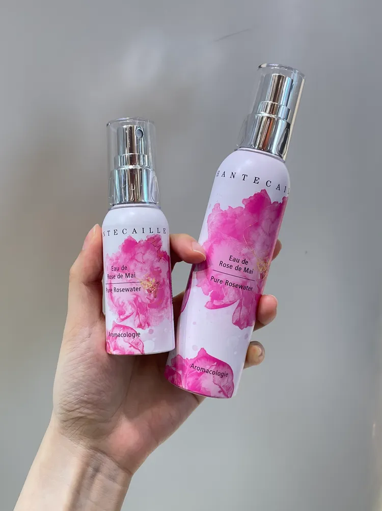 五月玫瑰花姸露限定版125ml／3300元、隨身瓶45ml／1650元。張家玲攝