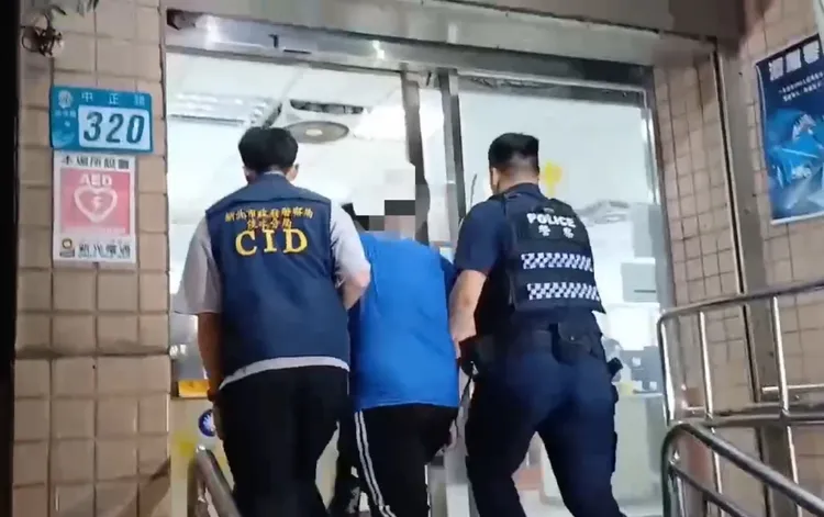 陳嫌被帶回警局訊問，對於殺人滿是懊悔愧歉。翻攝畫面