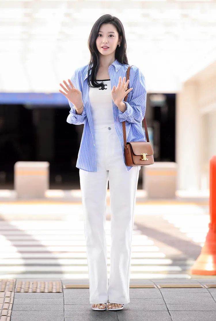 金智媛日前身著全套CELINE現身仁川機場。品牌提供