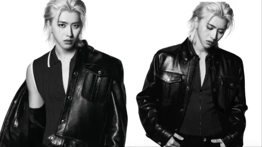 蔡徐坤空降VERSACE代言人 回歸俊俏樣用性感胸肌帥翻粉絲