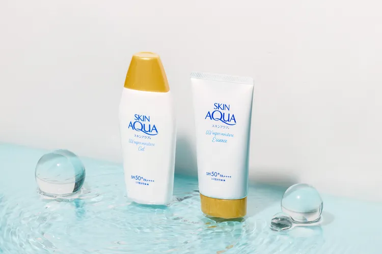 曼秀雷敦水潤肌超保濕水感防曬凝露（左）110g／379元、水潤肌超保濕水感防曬精華（右）80g／379元。品牌提供