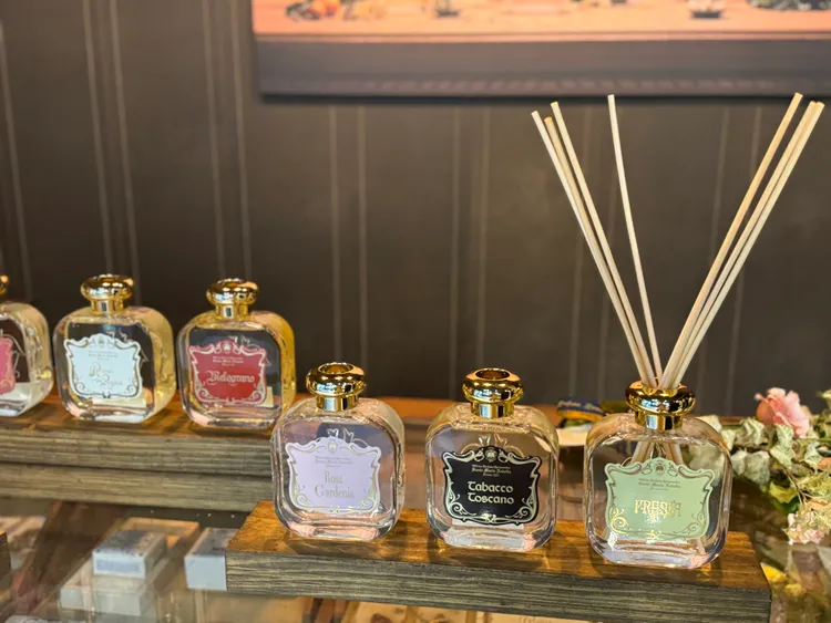 Santa Maria Novella佛羅倫斯1221系列室內擴香，250ml／3500元。張家玲攝