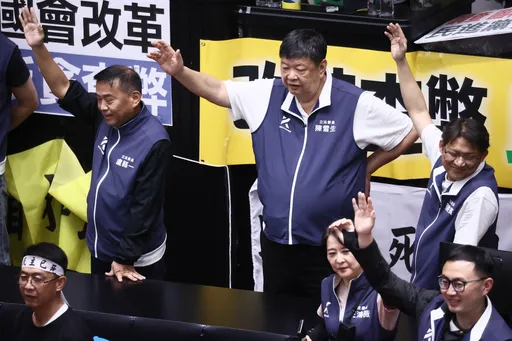 黃國昌小心了！立院新咆哮獸誕生　這藍委搶戲狂喊「嗷嗚」