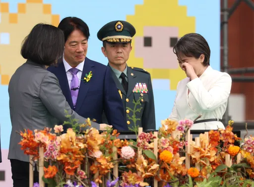 賴清德就任 恭送蔡英文離府!蕭美琴落淚了