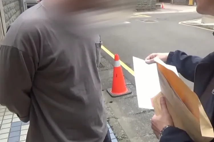 陳男遭警方拘提。警方提供