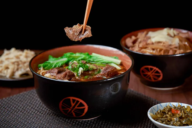 三商巧福「原汁牛肉麵」優惠期間現省31元。業者提供