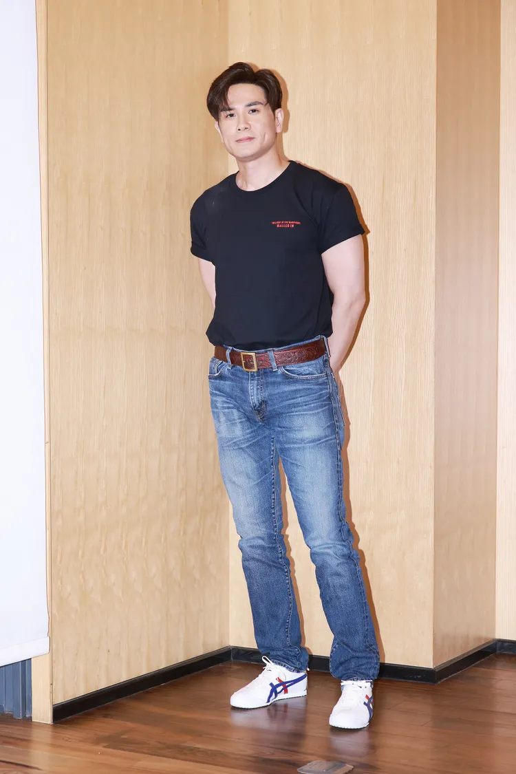 伍允龍來台受訪。華映娛樂提供