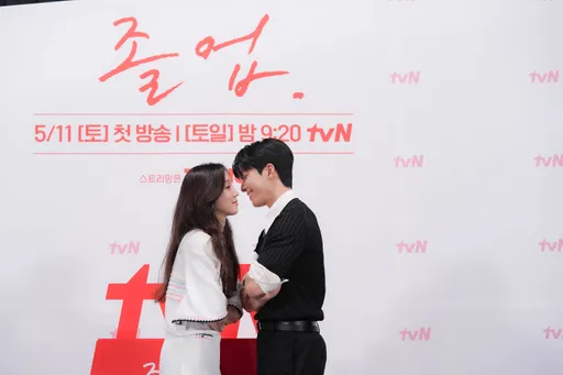 接檔《淚之女王》!魏嘏雋臉貼大11歲鄭麗媛 霸氣認「每天都心動」