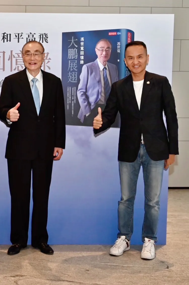 常如山今天參加馮世寬的新書發表會相當開心，也很感動，當場還買下1000本新書要分送軍警單位。常如山提供