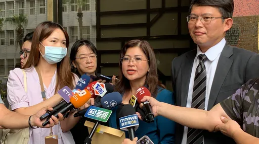 麥玉珍開吉林淑芬！黃國昌現身沒咆哮　問總統「何時收手」