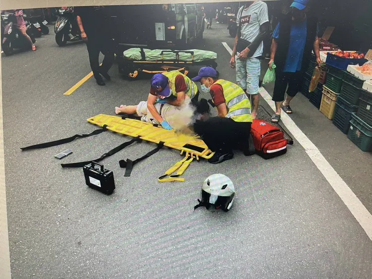 救護人員到場。桃園警分局提供