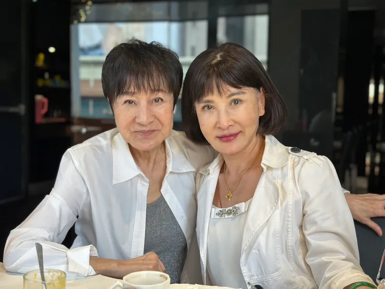 葉青（左）對黃香蓮是直言不諱，姊妹情真。趙大智攝