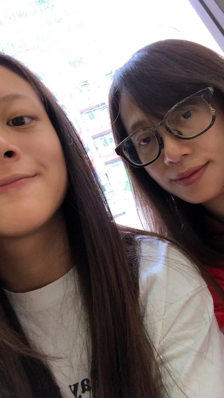 XXIN與媽媽。天空娛樂提供