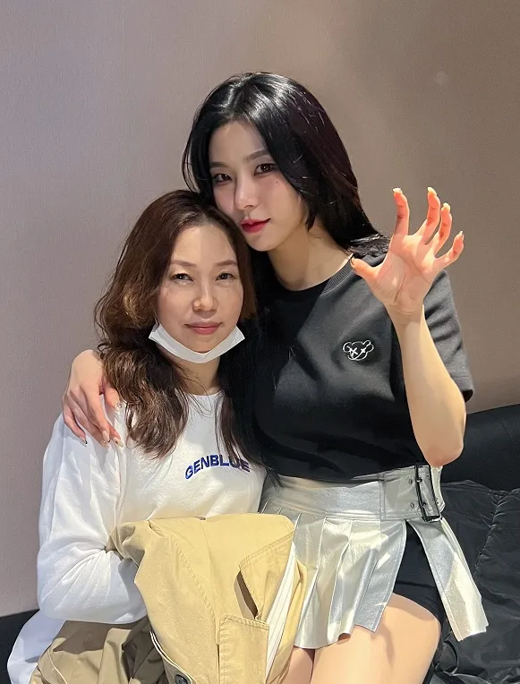 阿勇與媽媽。天空娛樂提供