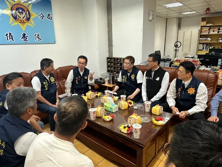 蘇澳分局同仁獲頒破案慰勉金。宜蘭縣警局提供