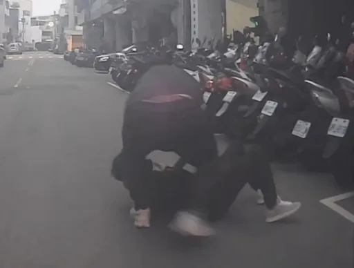 加入金飾買賣社群卻「假交易真搶劫」　桃園男故伎重施遭同警所逮獲