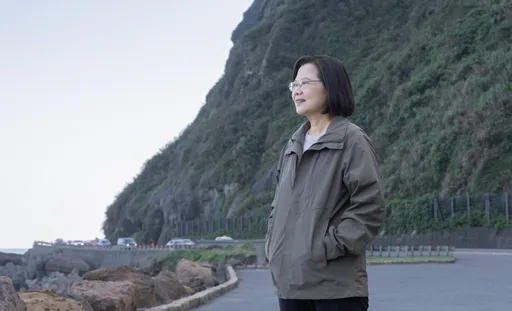 畢業1週首發文！蔡英文「46字近況」逾10萬人激動　大家最在意這件事