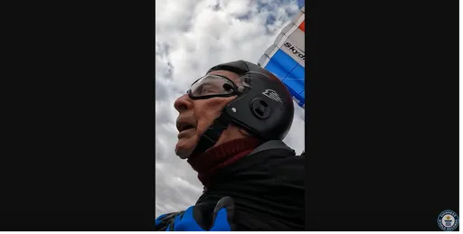 106歲高空跳傘刷新世界紀錄　阿北鼓勵「別小看自己」